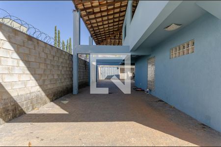 Casa à venda com 1063m², 5 quartos e 7 vagas Casa à venda com 1063m², 5 quartos e 7 vagasEntrada - Garagem