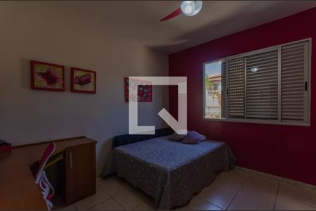 Casa à venda com 1063m², 5 quartos e 7 vagas Casa à venda com 1063m², 5 quartos e 7 vagasQuarto 1