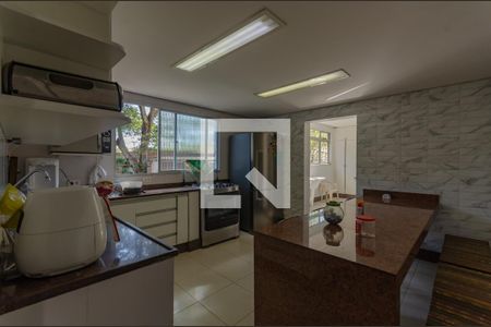 Casa à venda com 1063m², 5 quartos e 7 vagas Casa à venda com 1063m², 5 quartos e 7 vagasCozinha