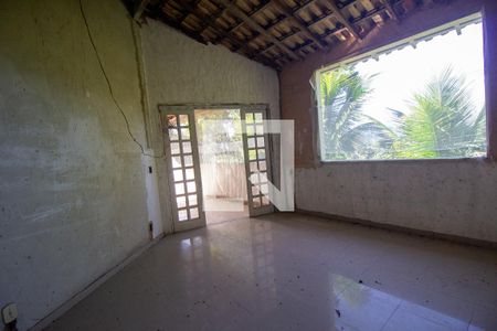 Sala de casa à venda com 3 quartos, 400m² em Vargem Grande, Rio de Janeiro