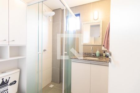 Banheiro Social de apartamento para alugar com 1 quarto, 35m² em Novo Mundo, Curitiba
