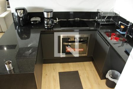 Cozinha de apartamento para alugar com 1 quarto, 66m² em Pinheiros, São Paulo