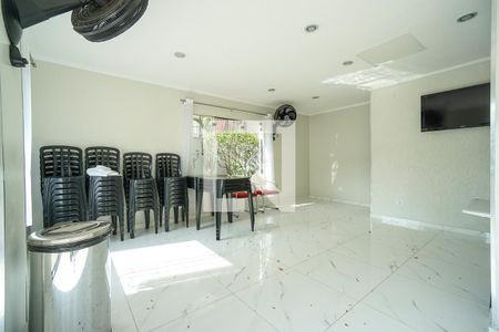 Apartamento à venda com 70m², 3 quartos e 2 vagas Apartamento à venda com 70m², 3 quartos e 2 vagasÁrea comum - Salão de festas