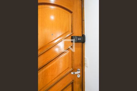 Apartamento à venda com 70m², 3 quartos e 2 vagas Apartamento à venda com 70m², 3 quartos e 2 vagasFechadura eletrônica