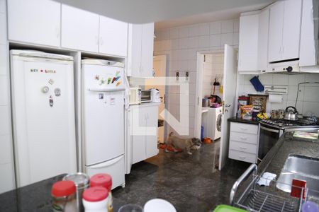 Casa à venda com 620m², 4 quartos e 4 vagasCozinha