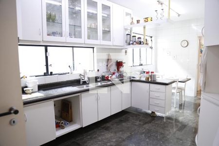 Casa à venda com 620m², 4 quartos e 4 vagasCozinha