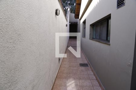 Casa à venda com 620m², 4 quartos e 4 vagasCorredor Lateral