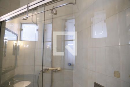 Casa à venda com 620m², 4 quartos e 4 vagasBanheiro da Suíte 2