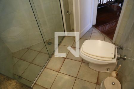 Casa à venda com 620m², 4 quartos e 4 vagasBanheiro da Suíte 2