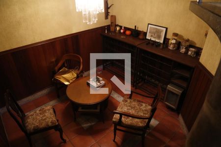 Casa à venda com 620m², 4 quartos e 4 vagasAdega