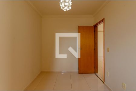 Quarto 1 de apartamento para alugar com 2 quartos, 73m² em Piratininga, Belo Horizonte