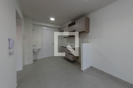 Sala/Cozinha de apartamento para alugar com 2 quartos, 34m² em Vila Ivone, São Paulo