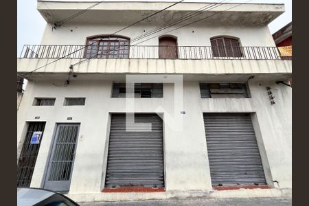 Casa à venda com 220m², 1 quarto e sem vaga Casa à venda com 220m², 1 quarto e sem vagaFachada