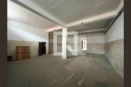 Casa à venda com 220m², 1 quarto e sem vaga Casa à venda com 220m², 1 quarto e sem vagaGaragem