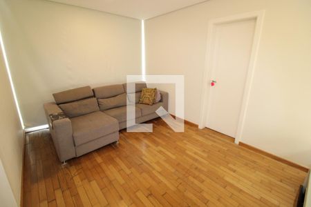 Casa para alugar com 437m², 5 quartos e 8 vagasSala de TV