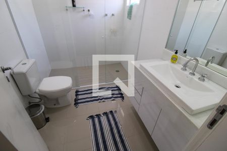 Casa para alugar com 437m², 5 quartos e 8 vagasBanheiro da Suíte 1