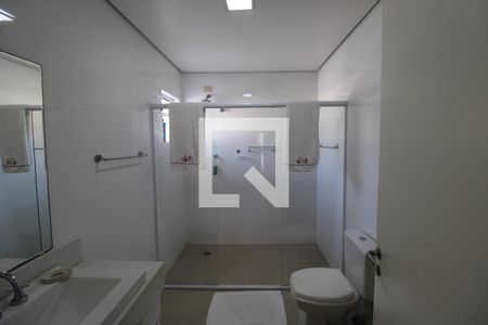 Casa para alugar com 437m², 5 quartos e 8 vagasBanheiro da Suíte 4