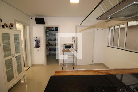 Casa para alugar com 437m², 5 quartos e 8 vagasCozinha