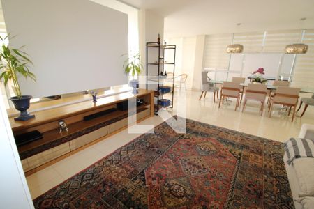 Casa para alugar com 437m², 5 quartos e 8 vagasSala