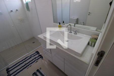 Casa para alugar com 437m², 5 quartos e 8 vagasBanheiro da Suíte 1