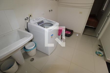 Casa para alugar com 437m², 5 quartos e 8 vagasÁrea de Serviço