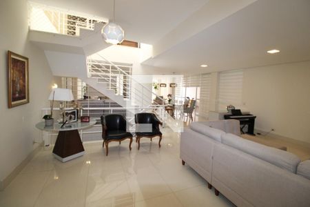 Sala de casa para alugar com 5 quartos, 537m² em Vila Inah, São Paulo