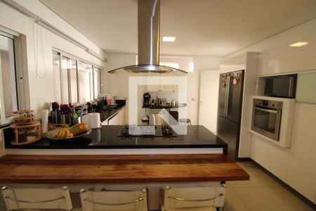 Casa para alugar com 437m², 5 quartos e 8 vagasCozinha