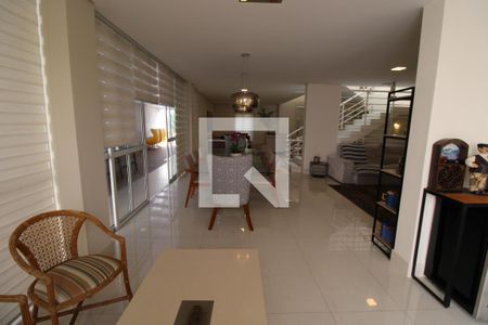 Casa para alugar com 437m², 5 quartos e 8 vagasSala