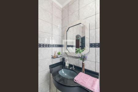 Casa à venda com 219m², 3 quartos e 4 vagas Casa à venda com 219m², 3 quartos e 4 vagasBanheiro da Suite