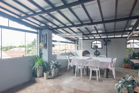 Casa à venda com 219m², 3 quartos e 4 vagas Casa à venda com 219m², 3 quartos e 4 vagasÁrea da Churrasqueira