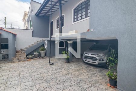 Casa à venda com 219m², 3 quartos e 4 vagas Casa à venda com 219m², 3 quartos e 4 vagasGaragem