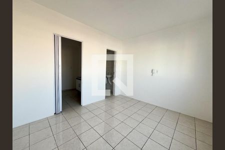 Sala/Quarto de kitnet/studio para alugar com 1 quarto, 21m² em Vila Parque Jabaquara, São Paulo