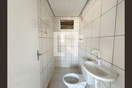 Banheiro de kitnet/studio para alugar com 1 quarto, 21m² em Vila Parque Jabaquara, São Paulo