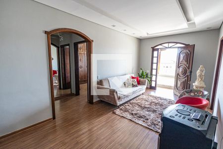 Sala de casa à venda com 3 quartos, 429m² em Copacabana, Belo Horizonte