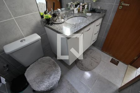 Casa de condomínio à venda com 200m², 3 quartos e 1 vagaBanheiro da Suíte