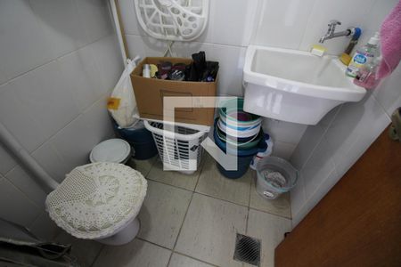 Casa de condomínio à venda com 200m², 3 quartos e 1 vagaBanheiro de Serviço