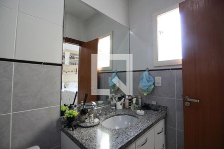 Casa de condomínio à venda com 200m², 3 quartos e 1 vagaBanheiro da Suíte