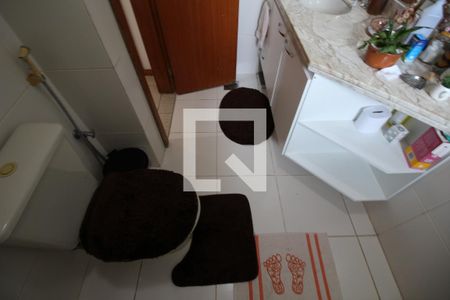 Casa de condomínio à venda com 200m², 3 quartos e 1 vagaBanheiro Social