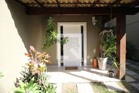 Casa de condomínio à venda com 200m², 3 quartos e 1 vagaEntrada