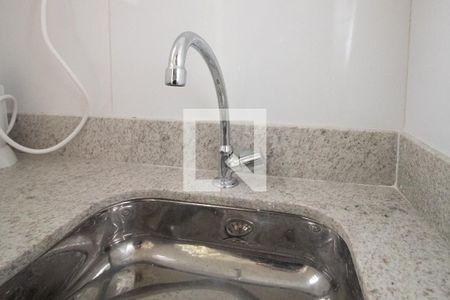 Cozinha - torneira da pia de apartamento à venda com 1 quarto, 18m² em Copacabana, Rio de Janeiro