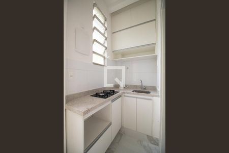 Cozinha de apartamento para alugar com 1 quarto, 18m² em Copacabana, Rio de Janeiro