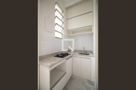 Cozinha de apartamento à venda com 1 quarto, 18m² em Copacabana, Rio de Janeiro