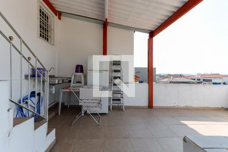 Casa à venda com 263m², 6 quartos e 2 vagas Casa à venda com 263m², 6 quartos e 2 vagasVaranda