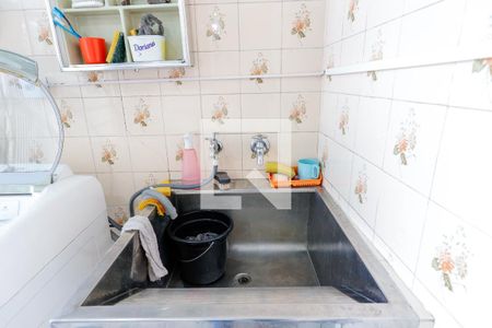 Casa à venda com 263m², 6 quartos e 2 vagas Casa à venda com 263m², 6 quartos e 2 vagasÁrea de Serviço 1