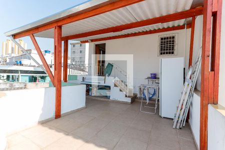 Casa à venda com 263m², 6 quartos e 2 vagas Casa à venda com 263m², 6 quartos e 2 vagasVaranda