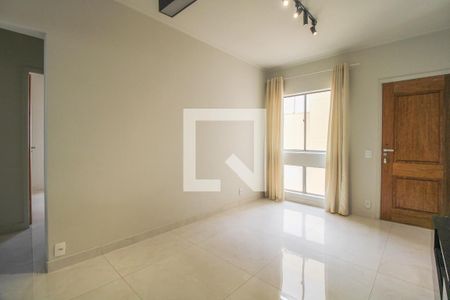 Sala de apartamento à venda com 2 quartos, 70m² em Vila Iza, Campinas