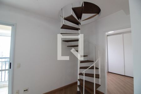 Escada de apartamento à venda com 3 quartos, 82m² em Campo Belo, São Paulo