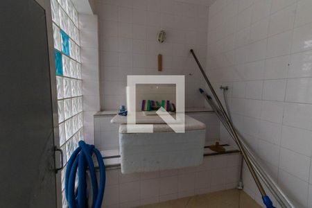 Casa à venda com 477m², 5 quartos e 3 vagas Casa à venda com 477m², 5 quartos e 3 vagasBanheiro de Serviço