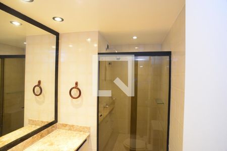 Banheiro Social de apartamento para alugar com 2 quartos, 82m² em Barra da Tijuca, Rio de Janeiro