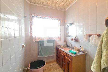 Casa à venda com 178m², 3 quartos e 3 vagasBanheiro 2